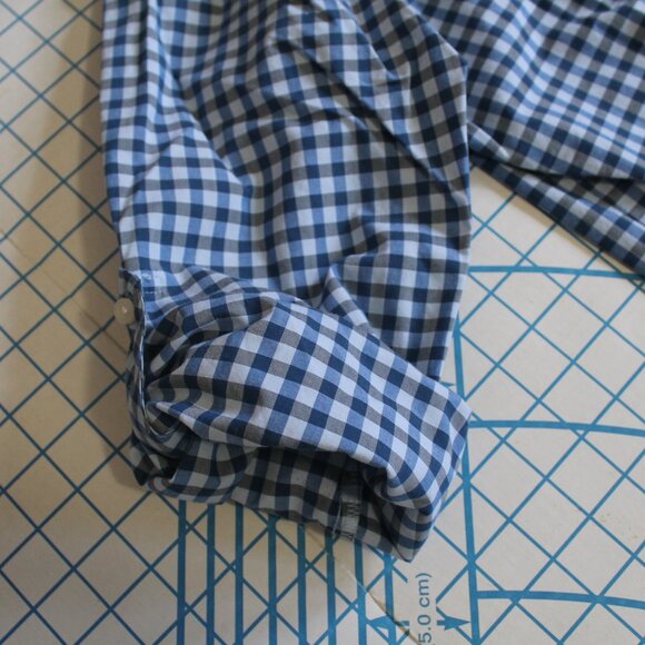 Van Heusen Studio Slim Fit Dress Shirt, Large - Picture 5 of 7